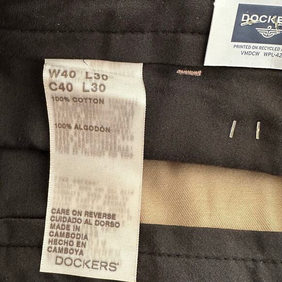 Dockers Men’s Classic Fit Anti Wrinkle Flat Front Khaki Pants Size 40/30 - Picture 5 of 7